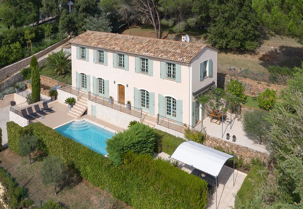 house with pool in Biot South of France