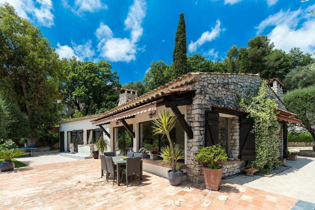 villa house for sale in nice with pool