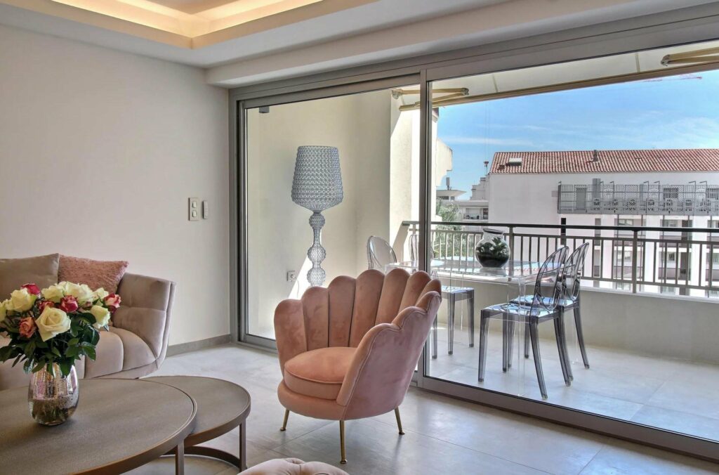 living room of apartment with a terrace in cannes banane
