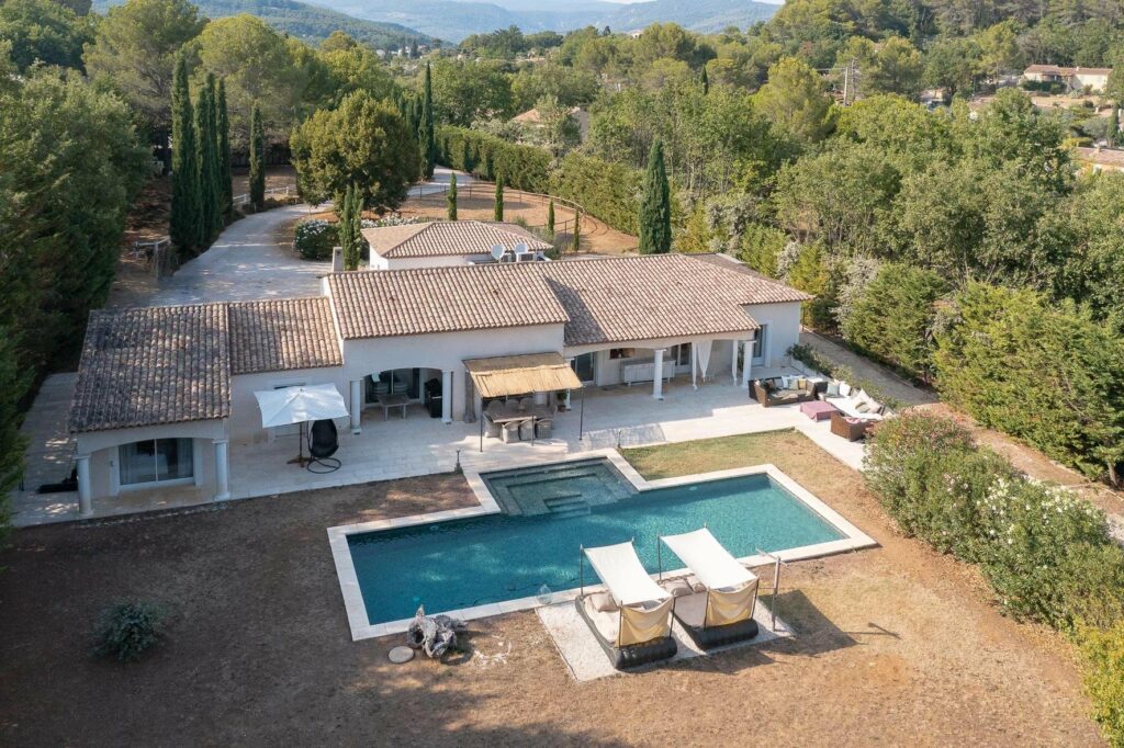 Modern villa near Draguignan with pool