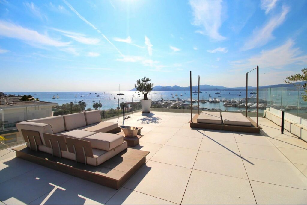Exceptionnal Penthouse with panoramic views Cannes La Croisette