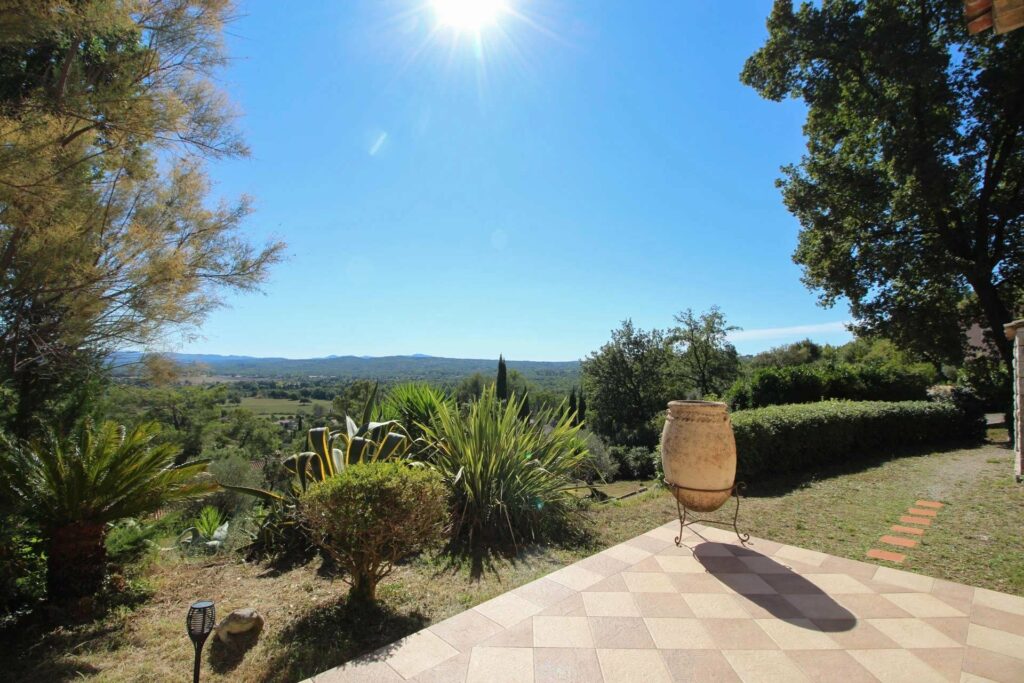 large garden of villa in fayence with swimming pool