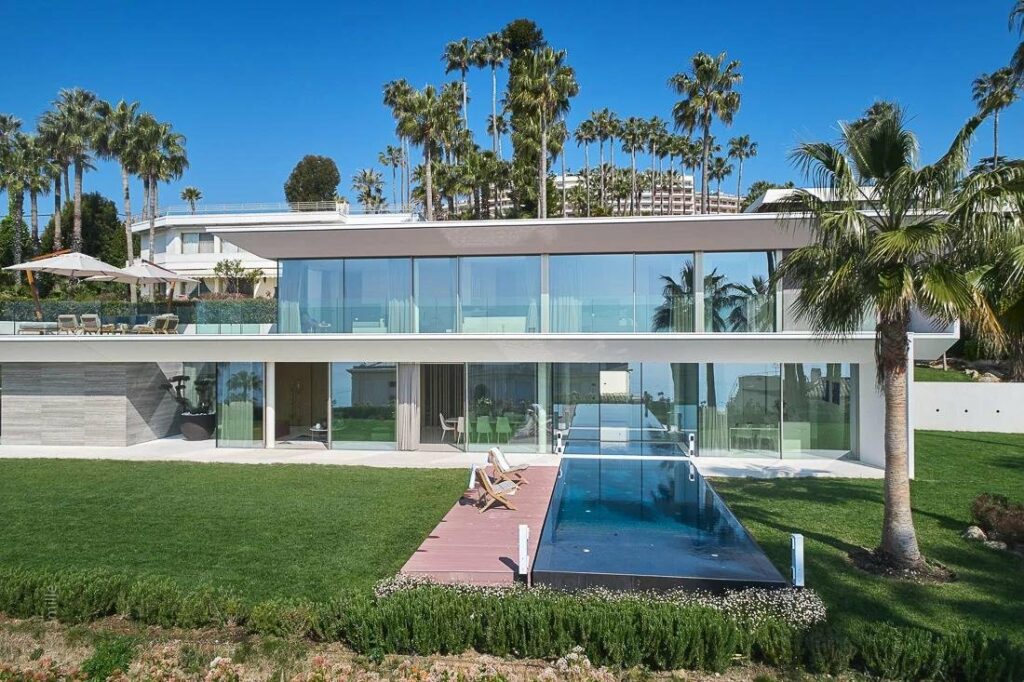 villa for sale in cannes with modern luxury design
