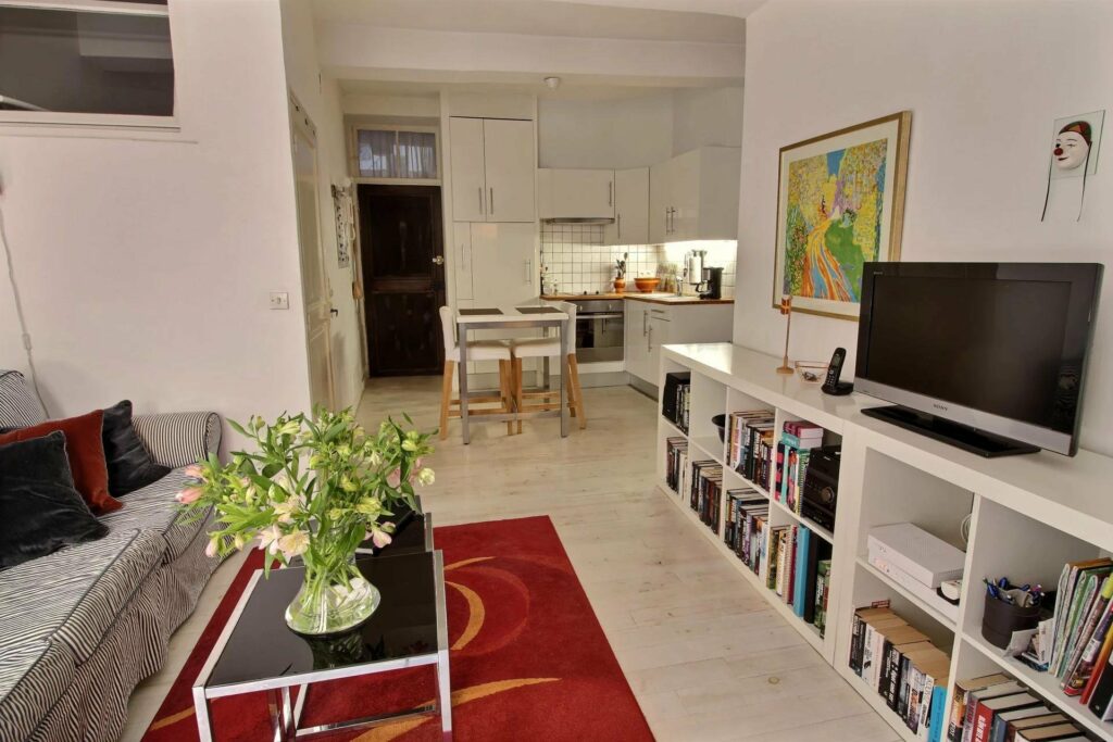 living room of apartment for sale in antibes old town