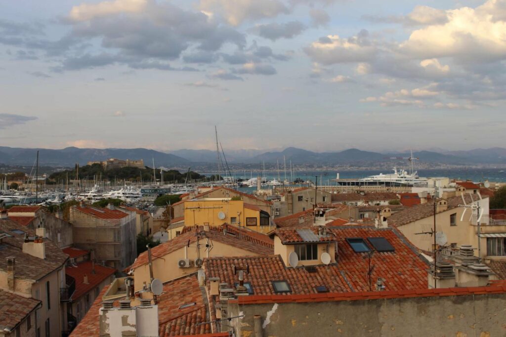 apartment for sale in antibes perfect for holiday rental