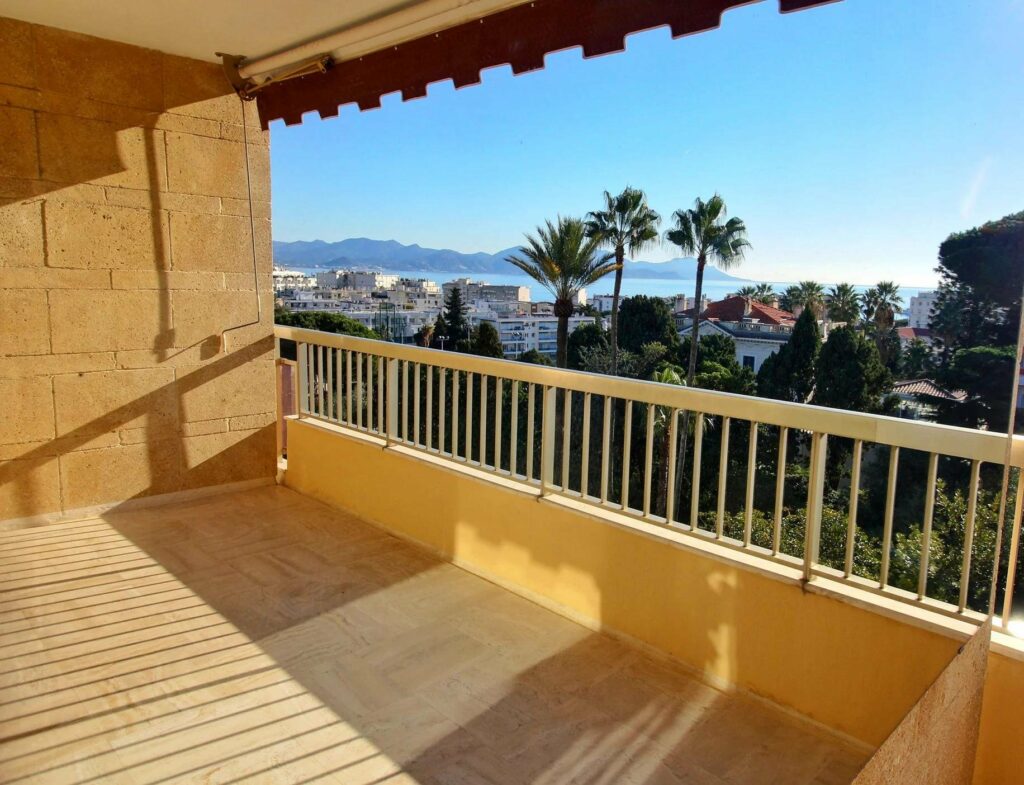 apartment in cannes with sea view