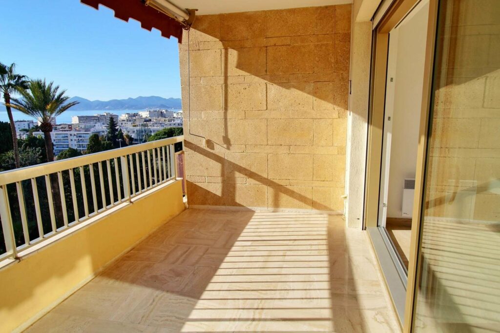 terrace with sea view at apartment for sale in cannes