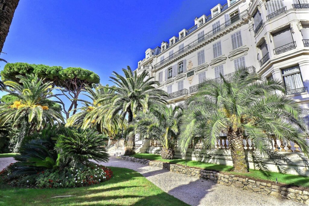 luxury property in the south of france