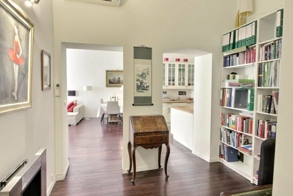 apartment for sale in nice old town