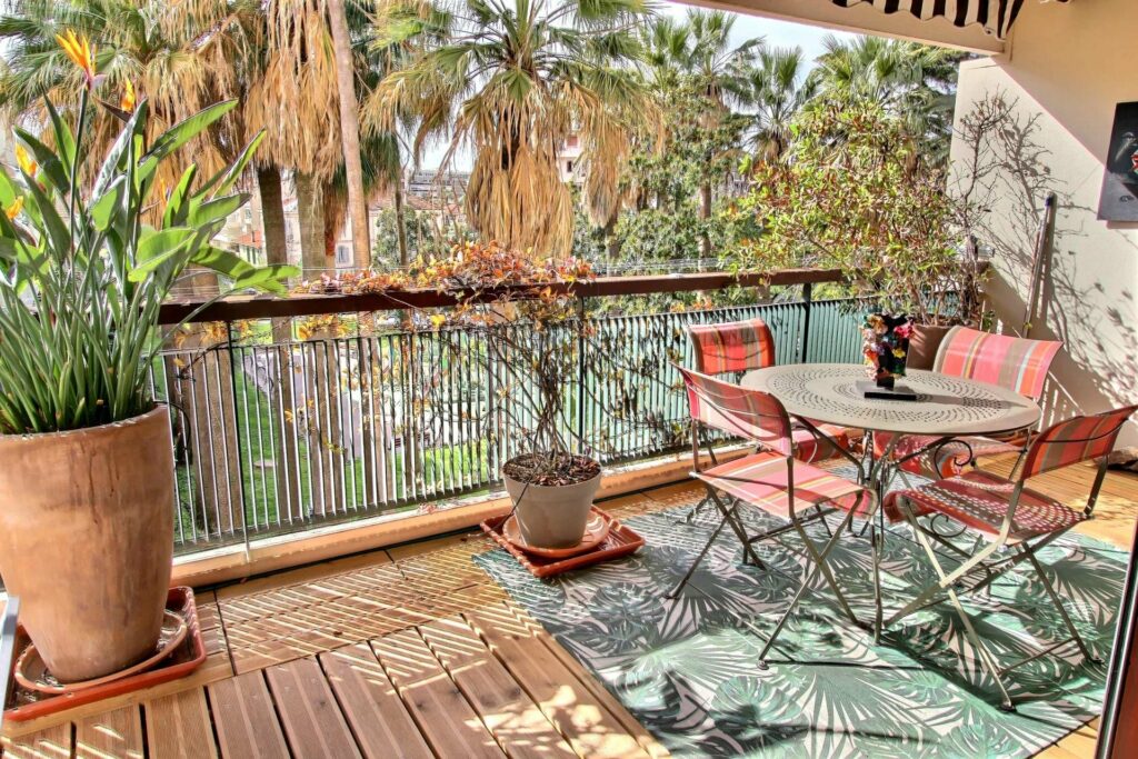 apartment for sale in cannes montfleury with 3 bedrooms and terrace