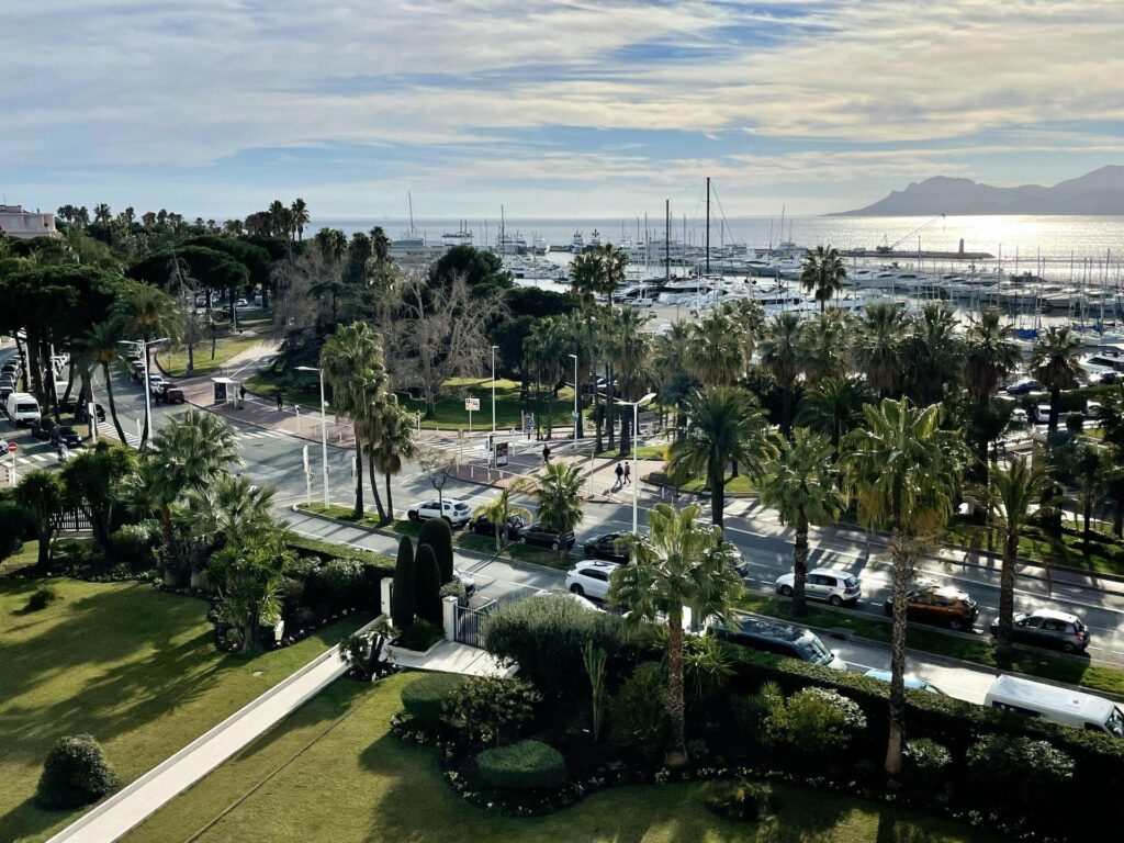 luxury apartment for sale in cannes with sea view