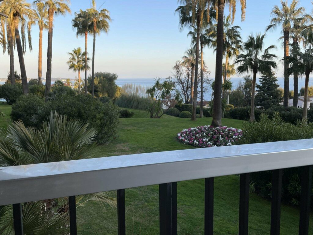 apartment for sale in super cannes with sea view
