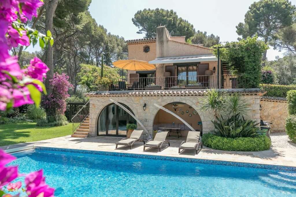 modern villa for sale in cap d'antibes