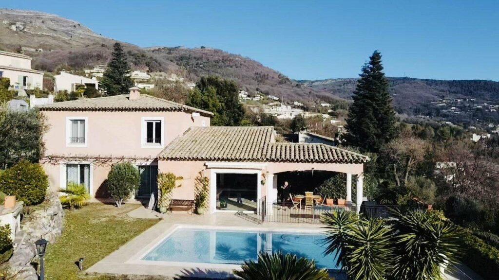 villa for sale in Tourrettes-sur-Loup with swimming pool