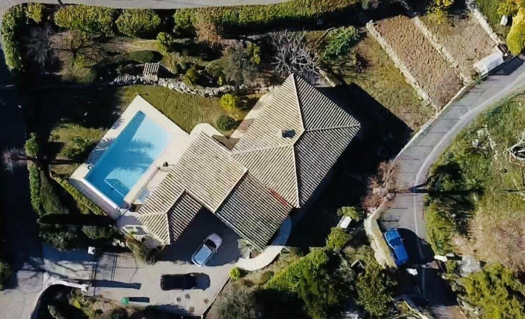 villa in the south of france with swimming pool and garden