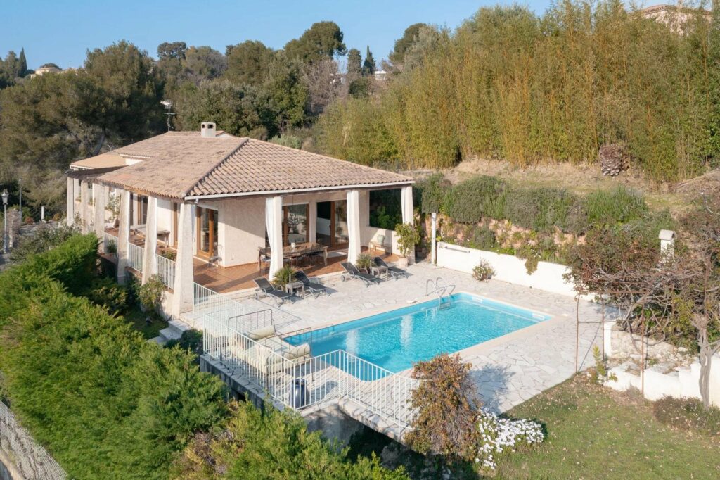 Buy a house in the South of France