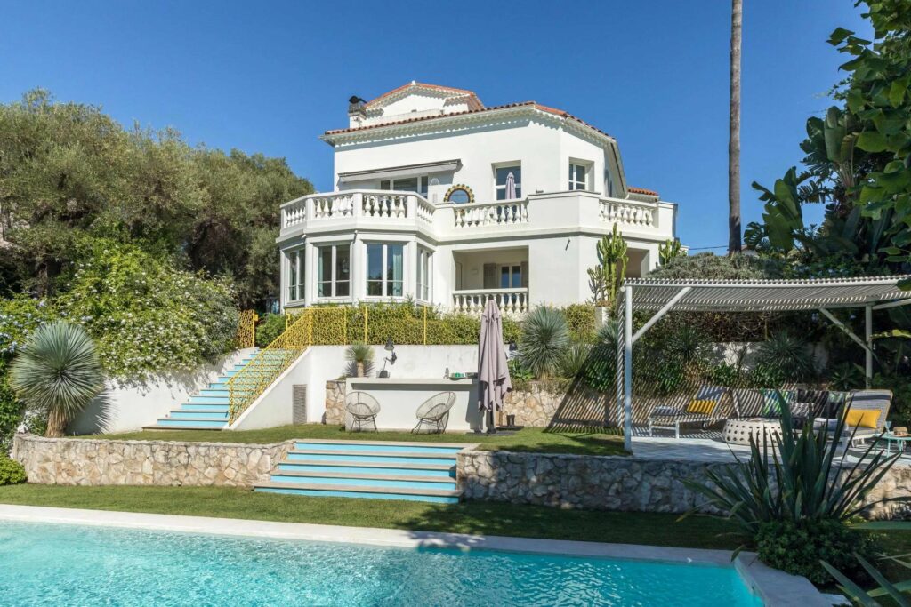 villa for sale in cap d'antibes with swimming pool