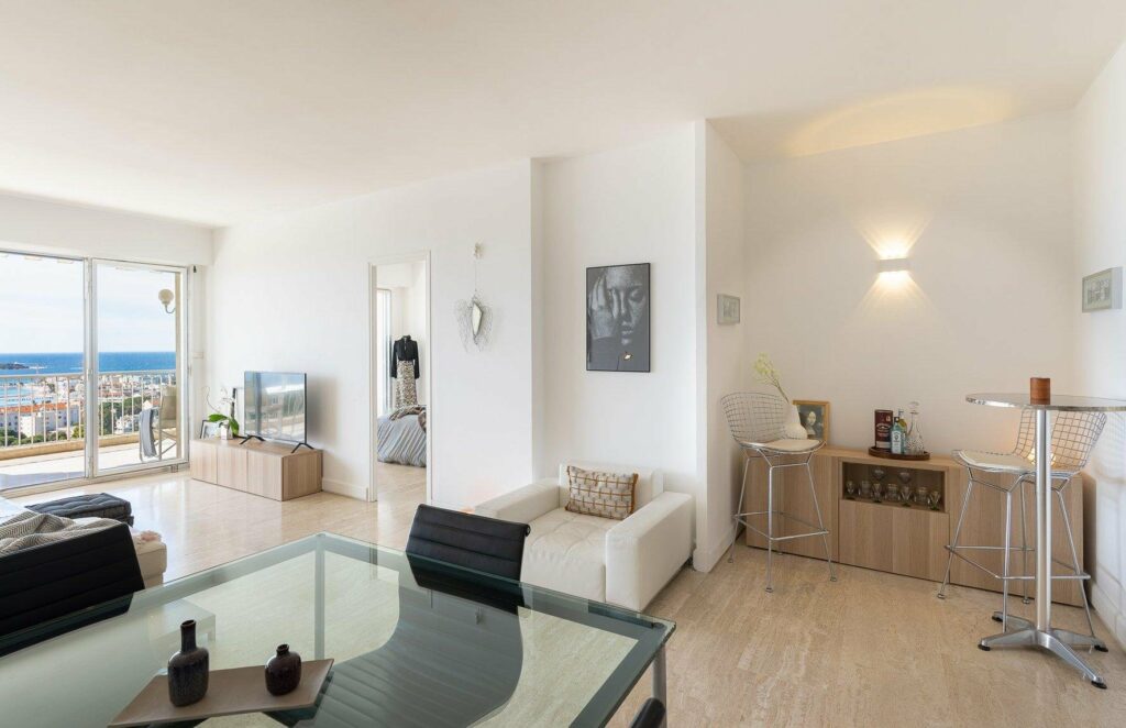 modern apartment for sale in cannes with sea view and 2 bedrooms