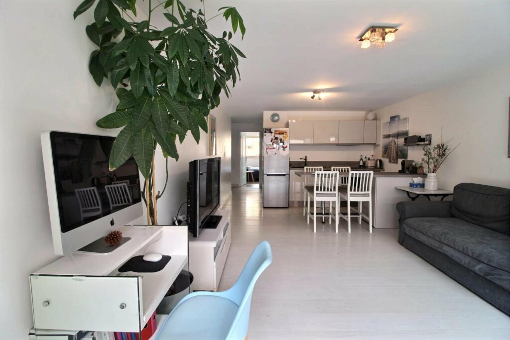 Two bedroom apartment Antibes Center