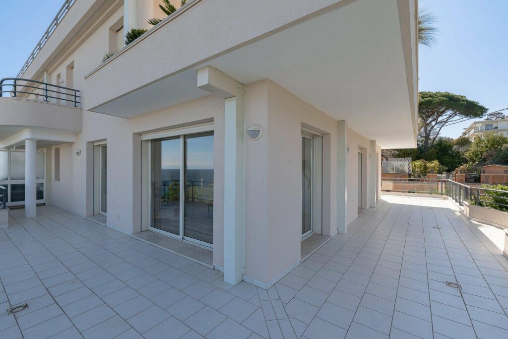 modern apartment for sale in cannes californie with sea view terrace