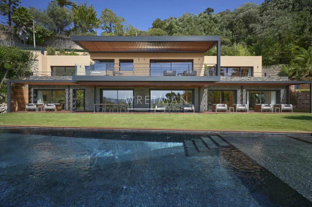 Contemporary Villa with panoramic sea view for sale in Cannes Californie