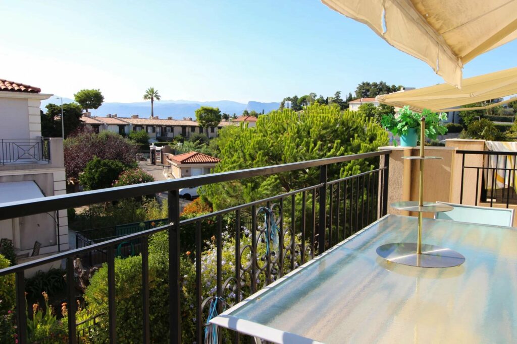 2 bedroom apartment for sale in nice lanterne