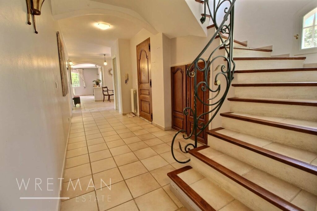 stairway leading to upstairs bedrooms at villa for sale in Montauroux