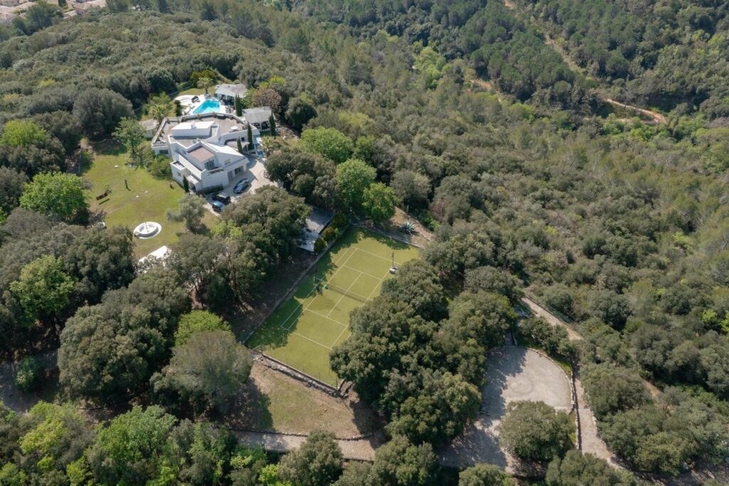 secluded villa for sale in the hills of valbonne