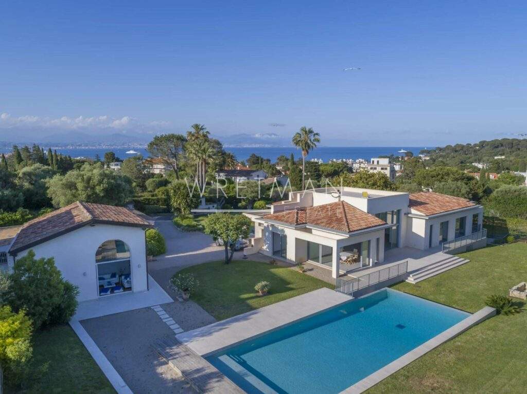 luxury villa with pool and tennis in Cap d'Antibes