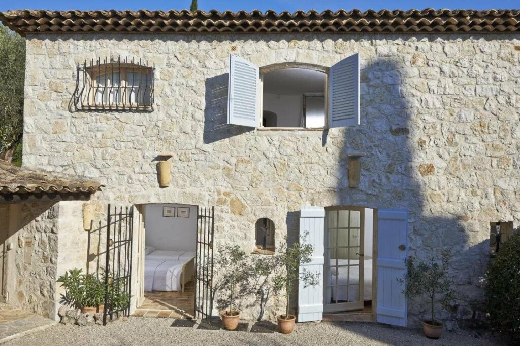 provencal villa for sale in the south of france with swimming pool