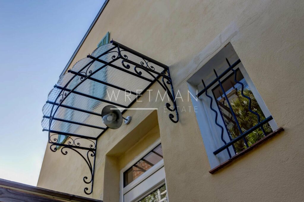 3-bedroom house with terrace in Cap d'Antibes
