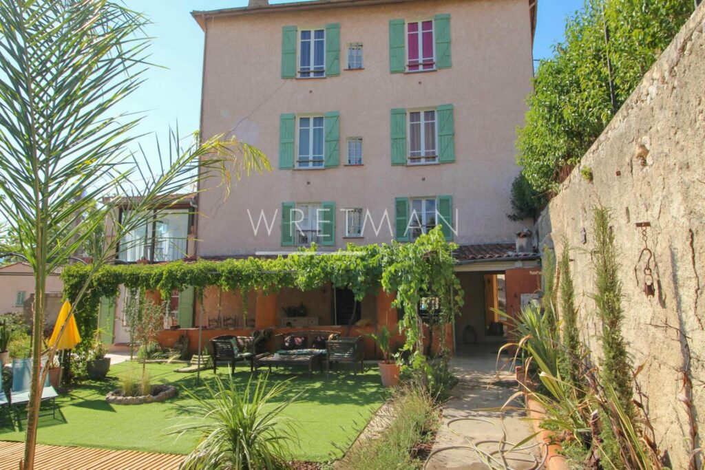 Charming 5 bedroom Village House For Sale with Garden in Fayence