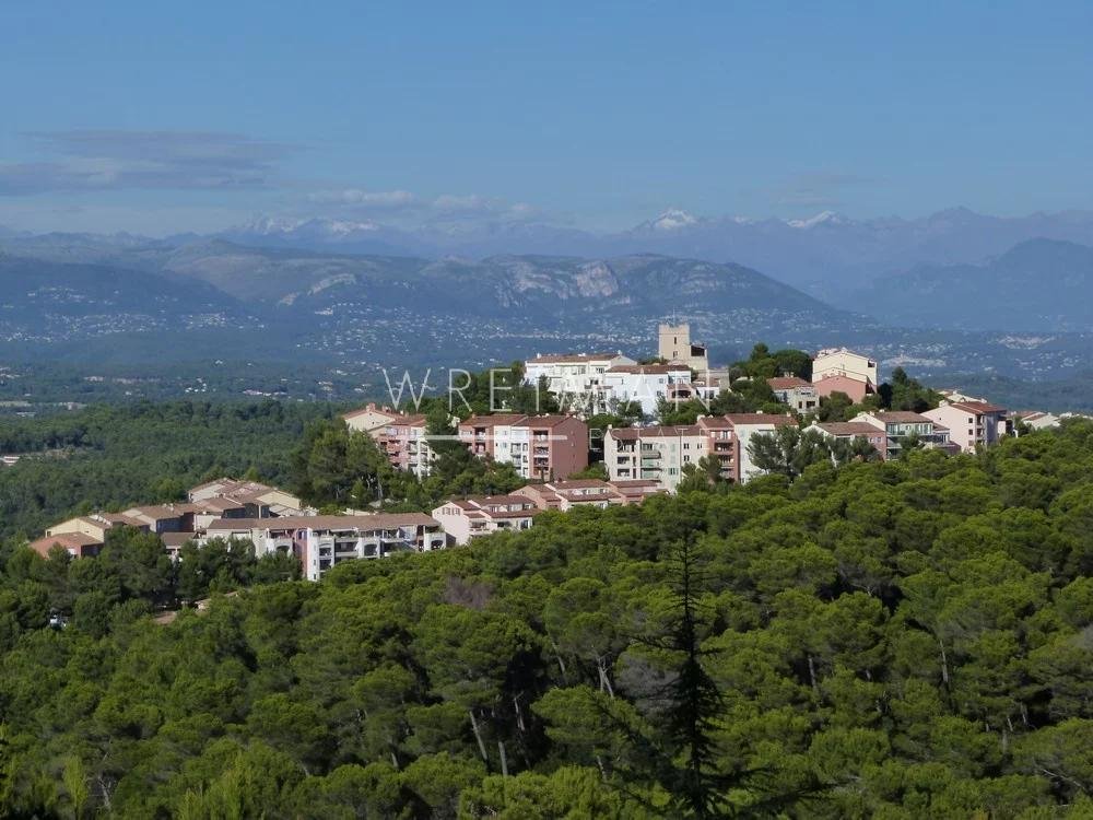 view from apartment for sale in Mougins Le Haut