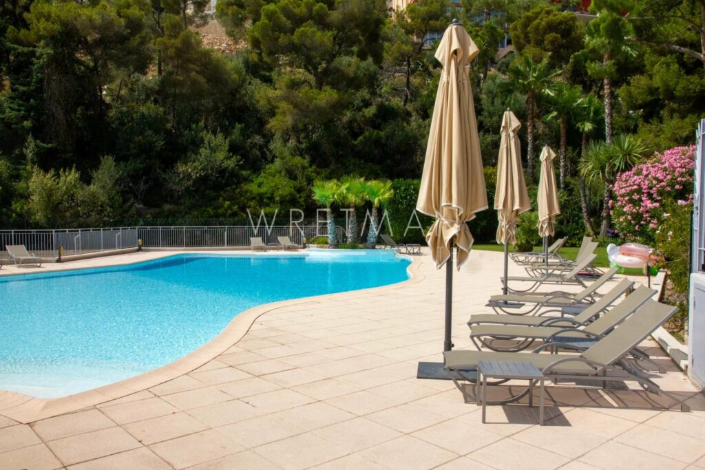luxury apartment for sale in villefranche with swimming pool
