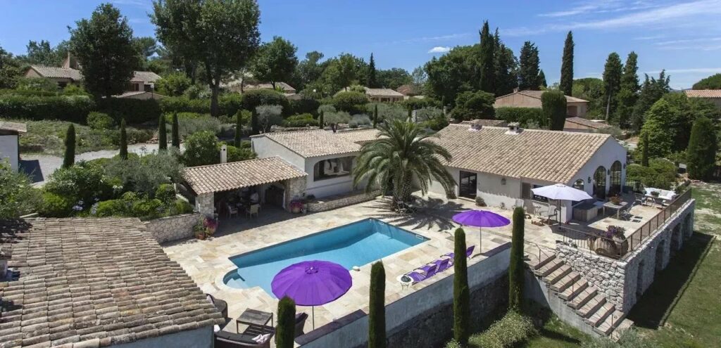 Charming villa with beautilful views in Valbonne