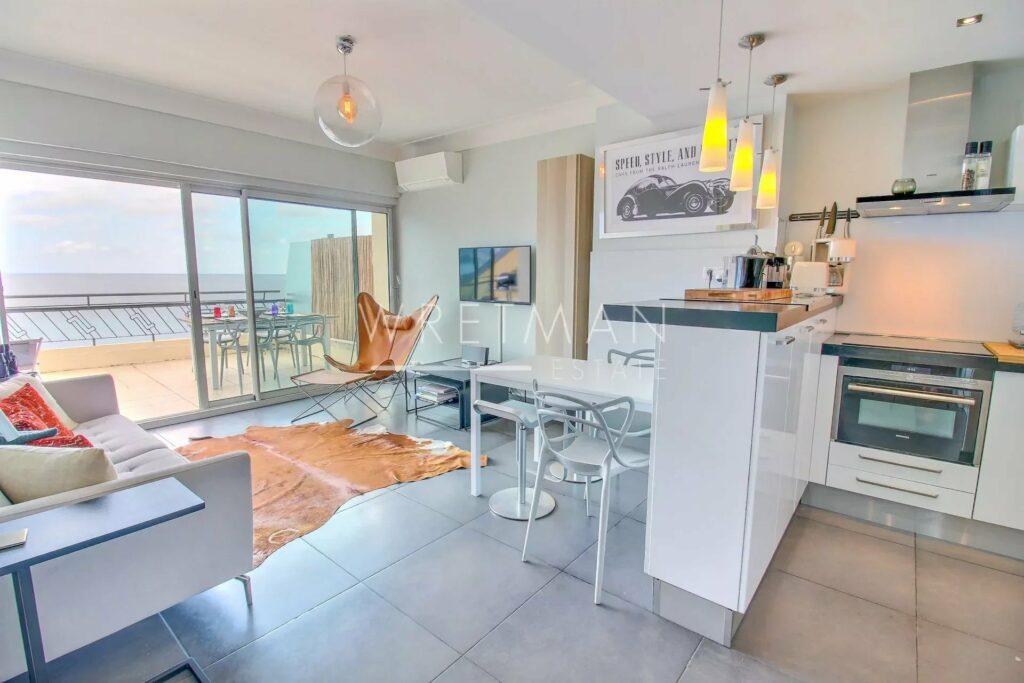apartment for sale in nice with sea view