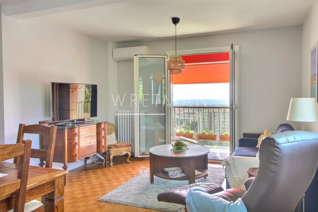 2-bedroom apartment with sea view and balcony Nice Le Ray