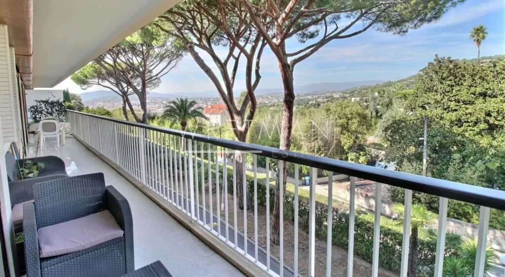 3-bedroom apartment with terrace and balcony Cannes Californie