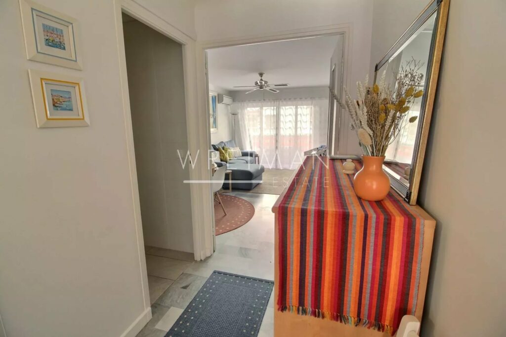 1-Bedroom Apartment in town center in Antibes