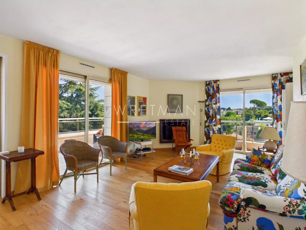 Appartement 6 pièces 142 m² · à Antibes · 142 m² · 1 490 000 €