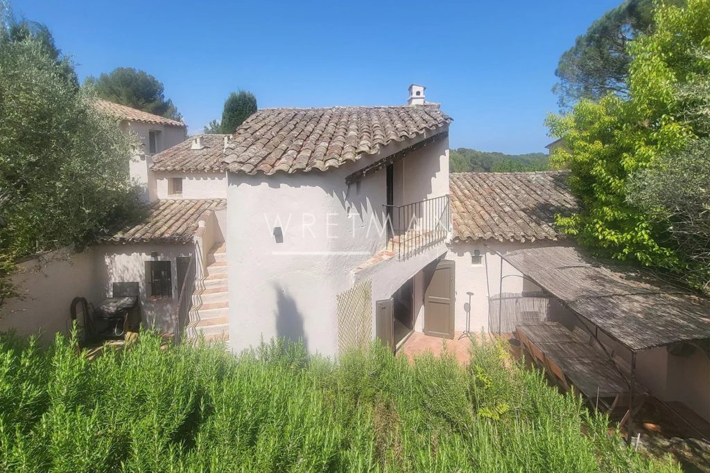 Maison 5 pièces 121 m² · à Mouans-Sartoux · 121 m² · 950 000 €