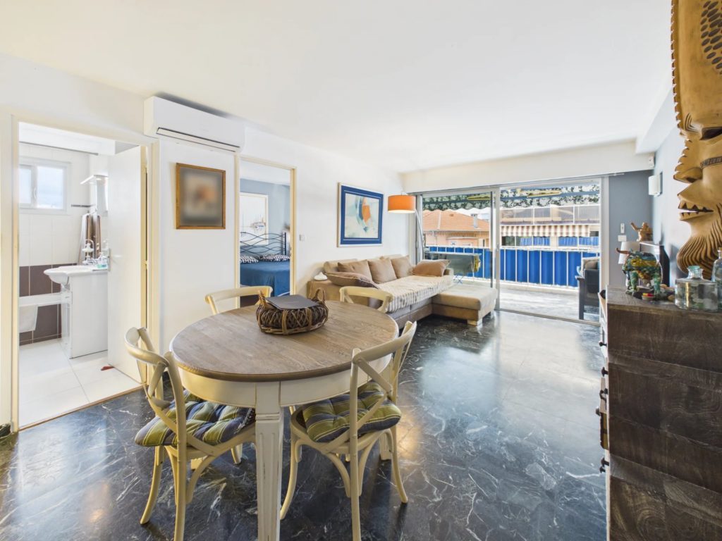 Appartement 2 pièces 49 m² · à Antibes · 49 m² · 370 000 €