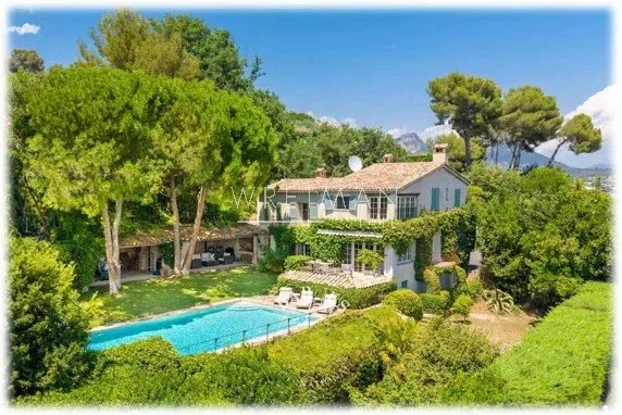Maison 8 pièces 230 m² · à Saint-Paul-de-Vence · 230 m² · 4 200 000 €